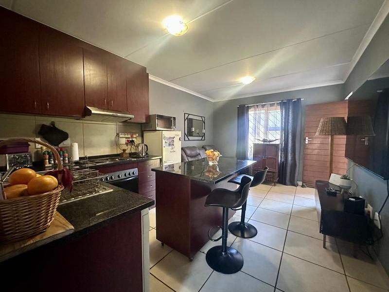 To Let 2 Bedroom Property for Rent in Buhrein Western Cape